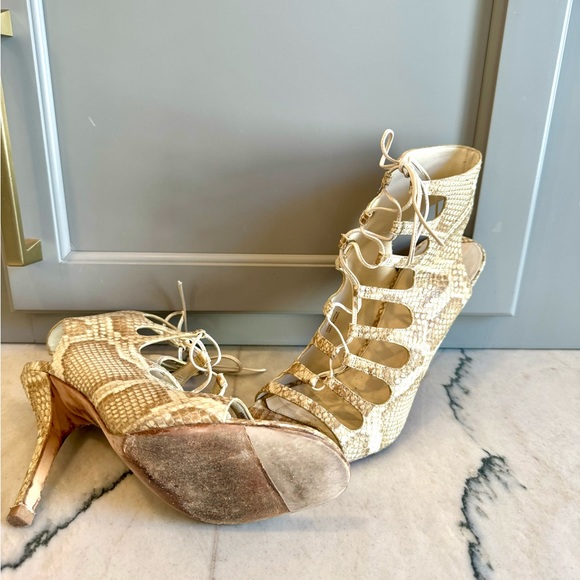 Via Spiga genuine snakeskin size 9 lace up bootie - Picture 4 of 5